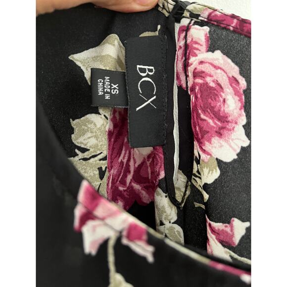 BCX Peek A Boo Shoulder Blouse *XS* - Picture 3 of 3